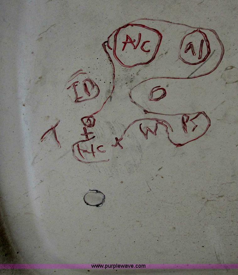 image for item I9651 2006 Ford 801 shuttle bus