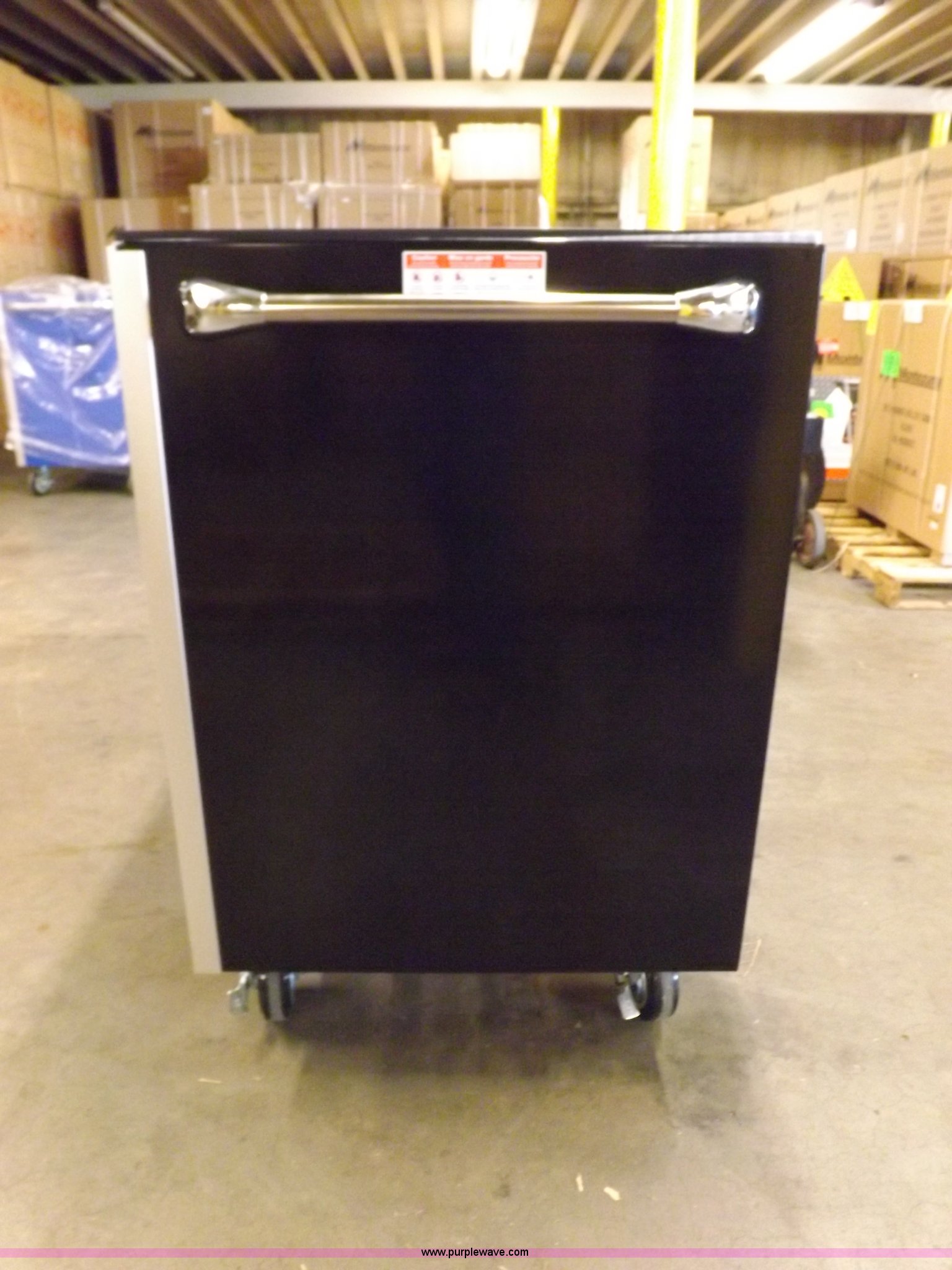 Montezuma Mfg. MZBK7217MZ 14 drawer rolling tool in Montezuma