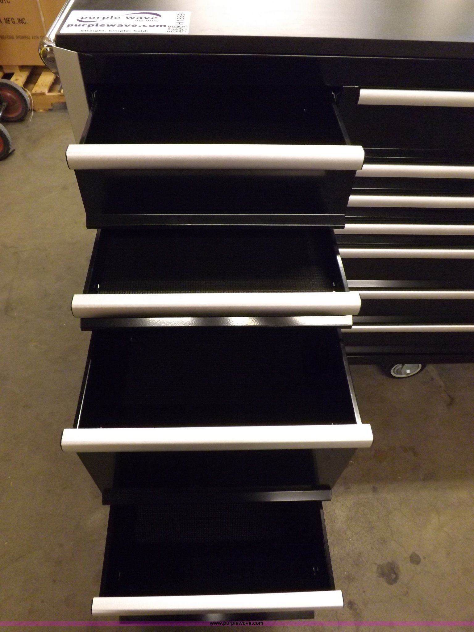 Montezuma Mfg. MZBK7217MZ 14 drawer rolling tool in Montezuma