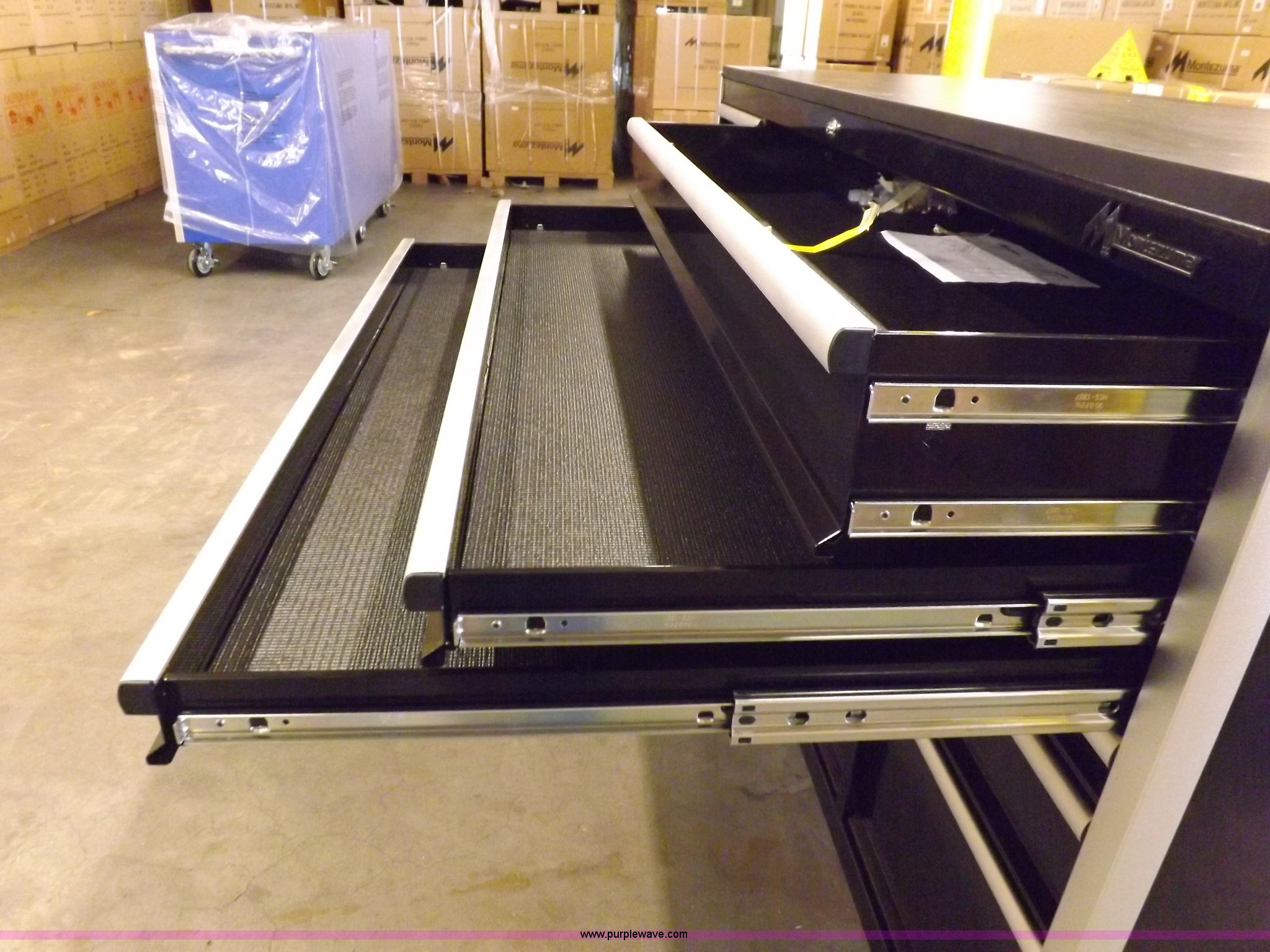 Montezuma Mfg. MZBK7217MZ 14 drawer rolling tool in Montezuma