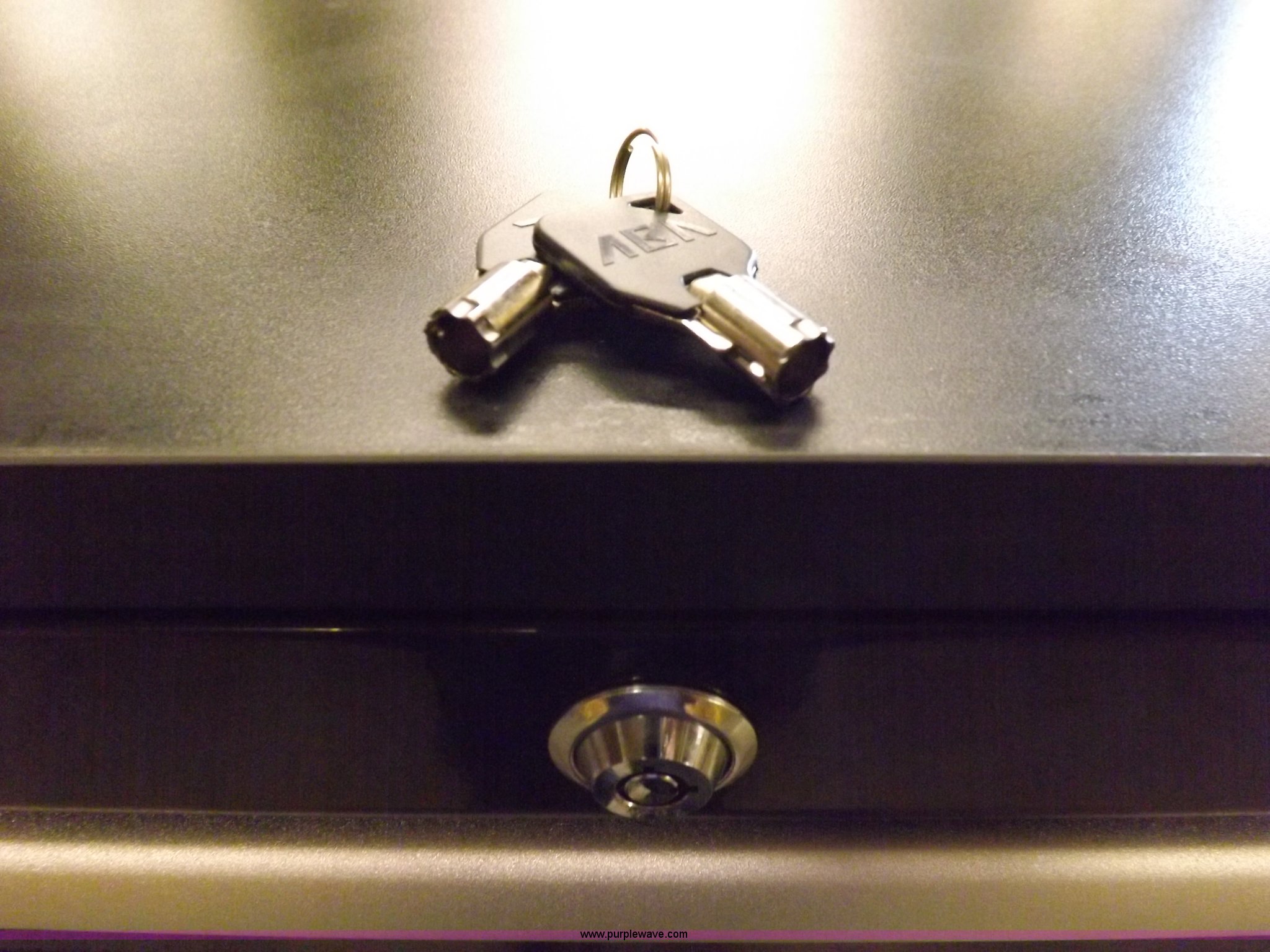 Montezuma Mfg. MZBK7217MZ 14 drawer rolling tool in Montezuma