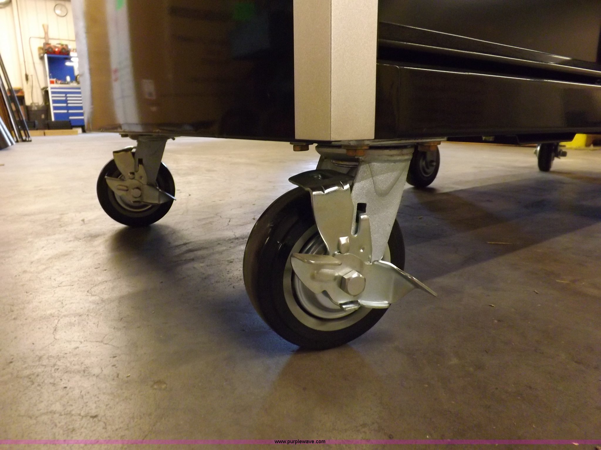 Montezuma Mfg. MZBK7217MZ 14 drawer rolling tool in Montezuma