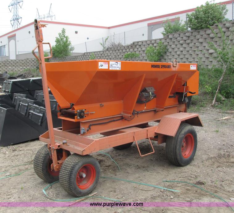 image for item I3942 Monroe MSPV-96-32-50 salt spreader