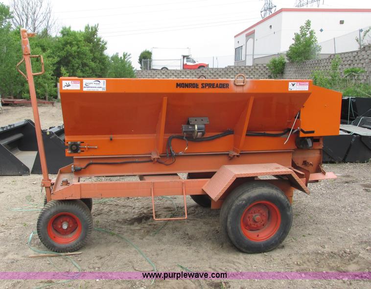 image for item I3942 Monroe MSPV-96-32-50 salt spreader