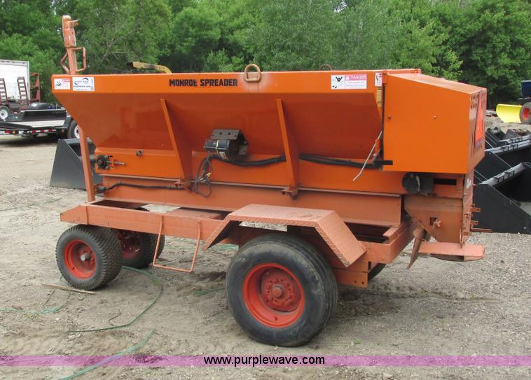 image for item I3942 Monroe MSPV-96-32-50 salt spreader