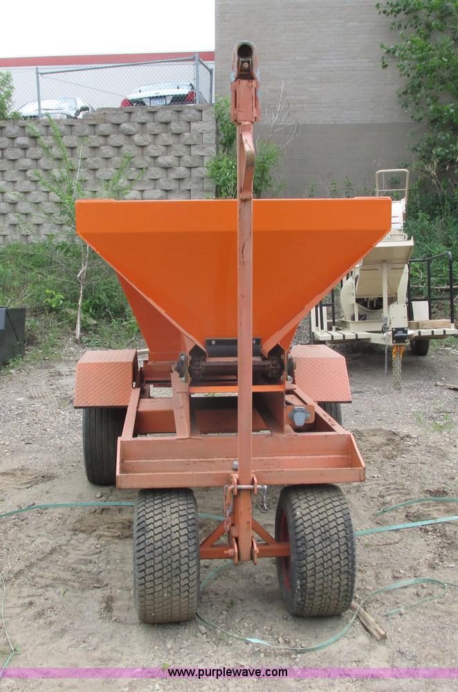 image for item I3942 Monroe MSPV-96-32-50 salt spreader