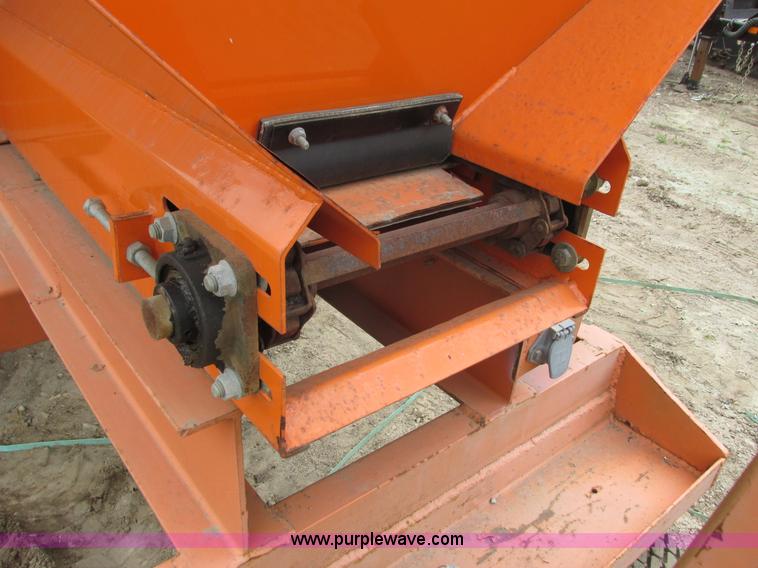 image for item I3942 Monroe MSPV-96-32-50 salt spreader