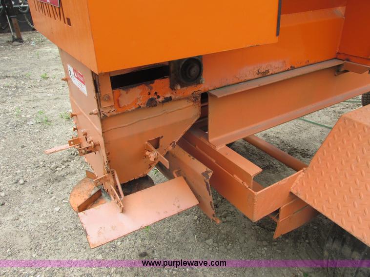 image for item I3942 Monroe MSPV-96-32-50 salt spreader