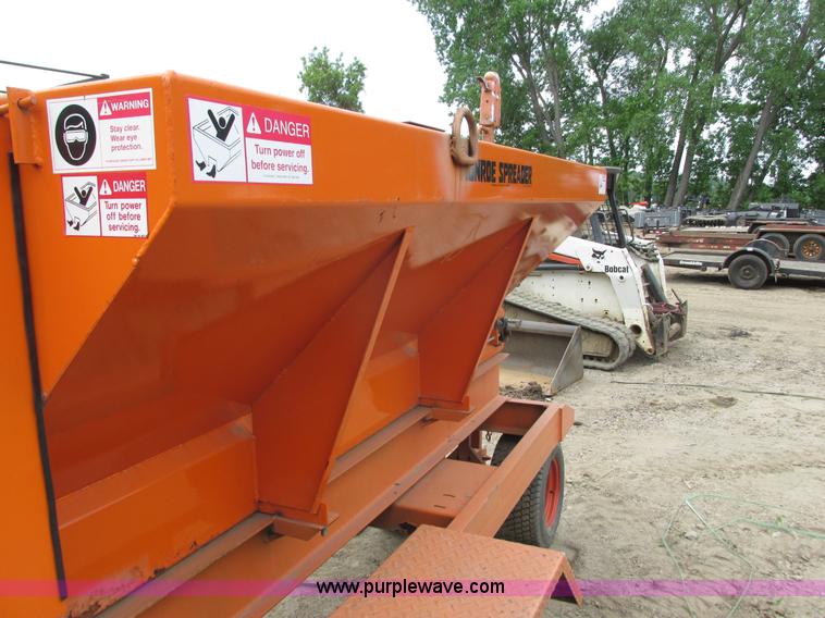 image for item I3942 Monroe MSPV-96-32-50 salt spreader