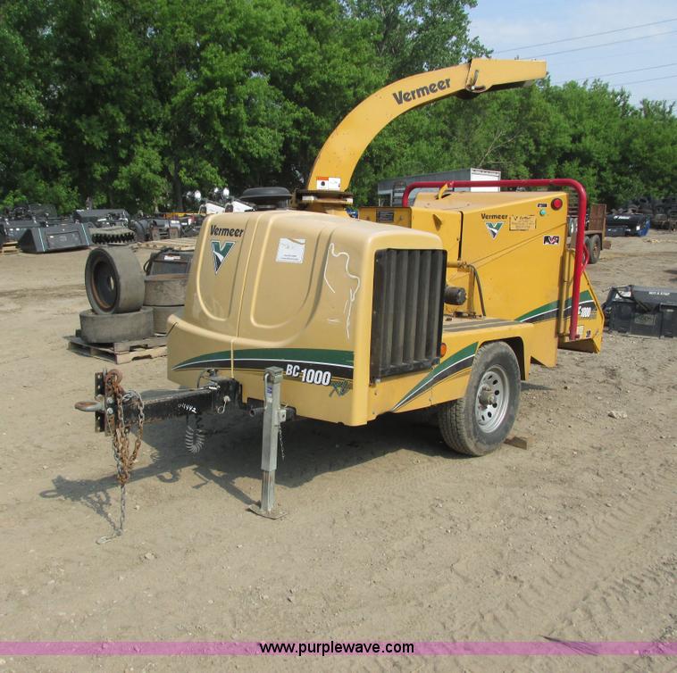 image for item I3945 2009 Vermeer BC1000XL brush chipper
