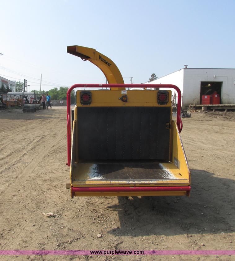 image for item I3945 2009 Vermeer BC1000XL brush chipper