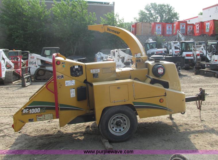 image for item I3945 2009 Vermeer BC1000XL brush chipper