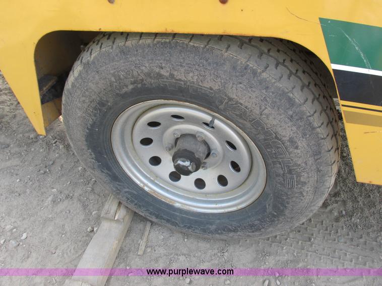 image for item I3945 2009 Vermeer BC1000XL brush chipper