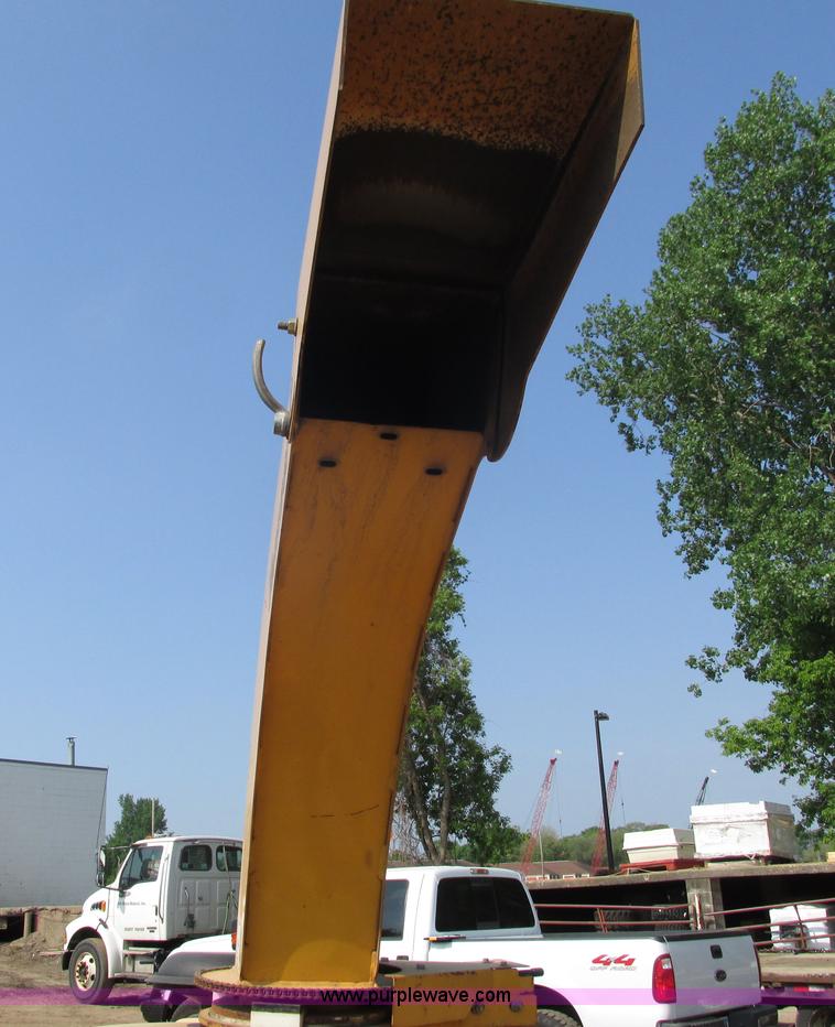 image for item I3945 2009 Vermeer BC1000XL brush chipper