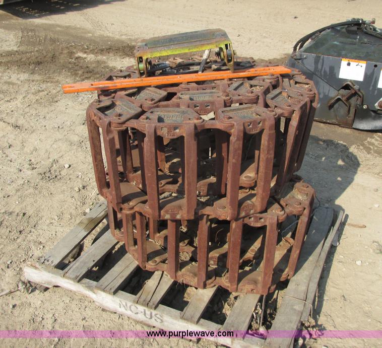 image for item I3947 Grouser steel skid steer tracks