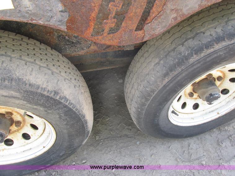 image for item I3950 2005 Big Tow BE-5 tandem axle trailer