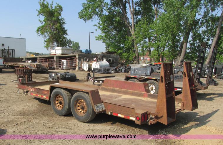 image for item I3951 2000 Towmaster T-10 tandem axle trailer