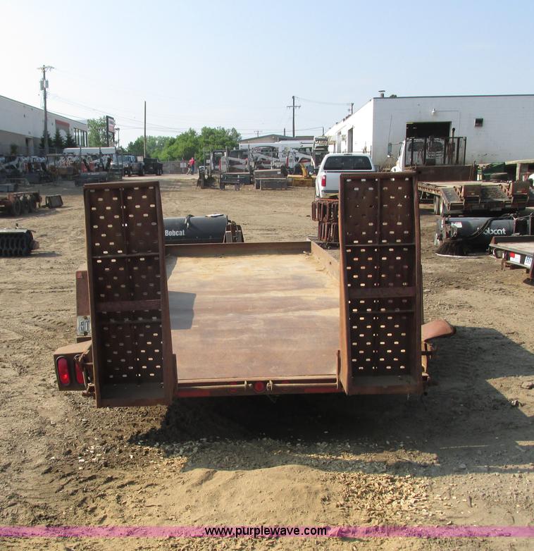 image for item I3951 2000 Towmaster T-10 tandem axle trailer