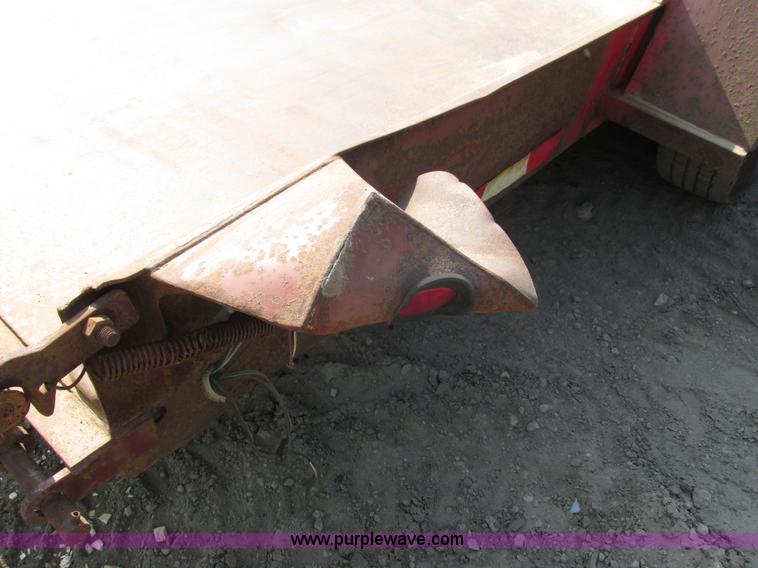 image for item I3951 2000 Towmaster T-10 tandem axle trailer