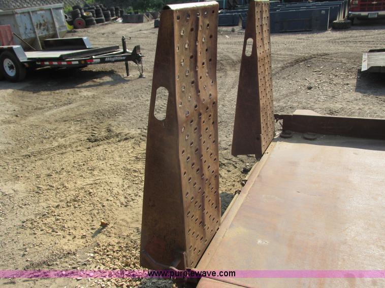 image for item I3951 2000 Towmaster T-10 tandem axle trailer