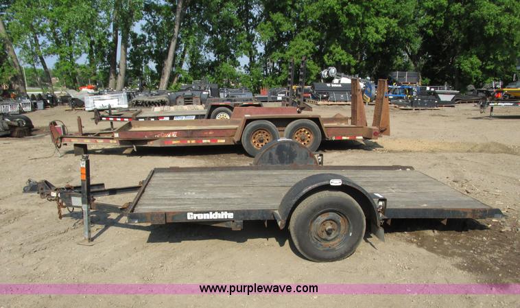 image for item I3952 2002 Cronkhite 510E tilt deck trailer