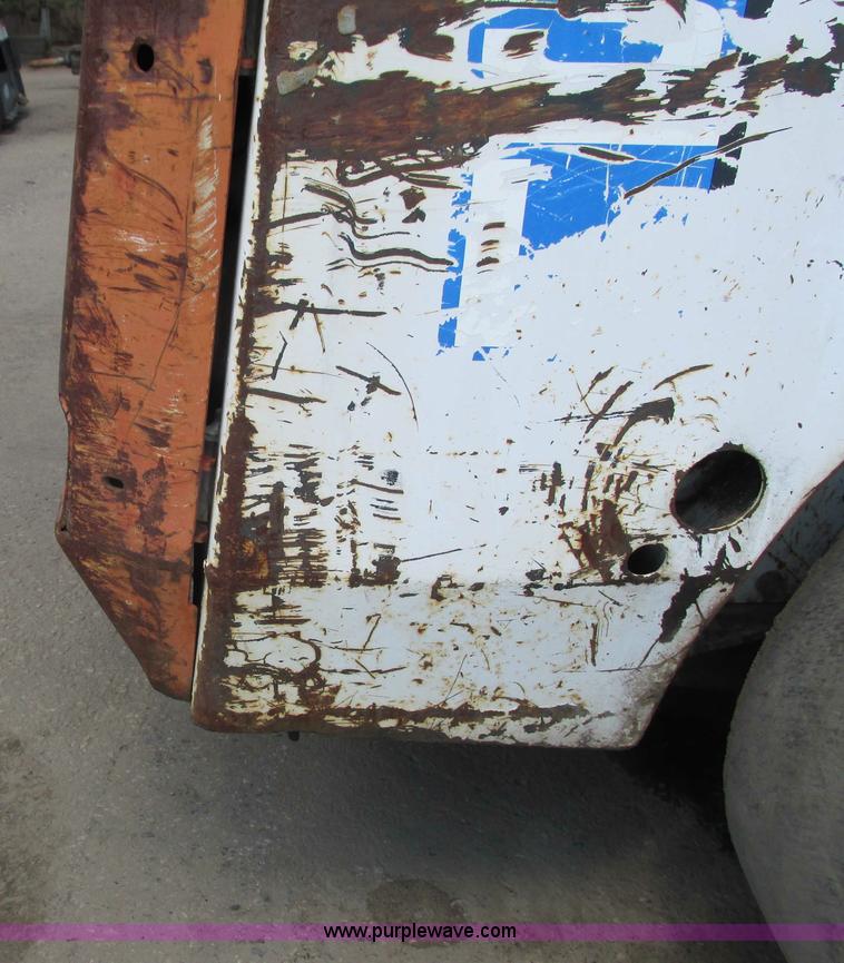 image for item I3954 1994 Bobcat 753L skid steer