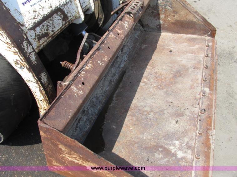 image for item I3954 1994 Bobcat 753L skid steer