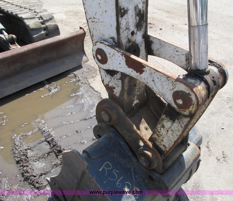 image for item I3955 2005 Bobcat 341G compact excavator