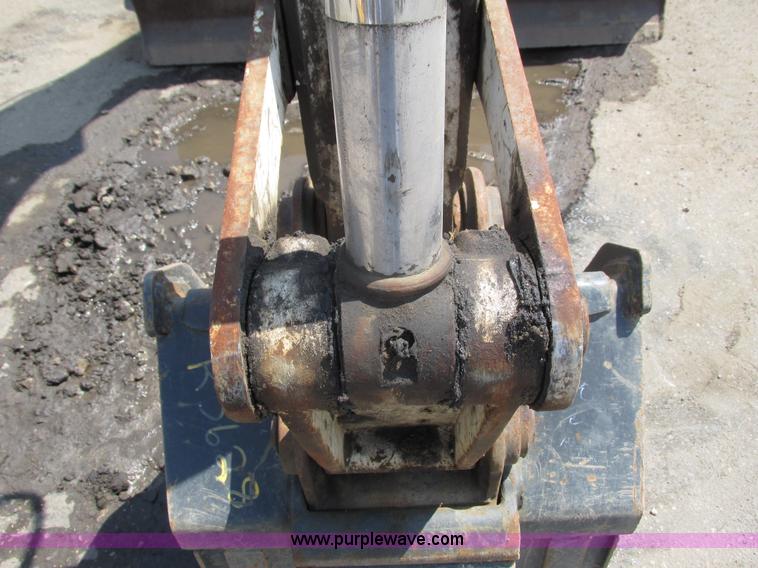 image for item I3955 2005 Bobcat 341G compact excavator