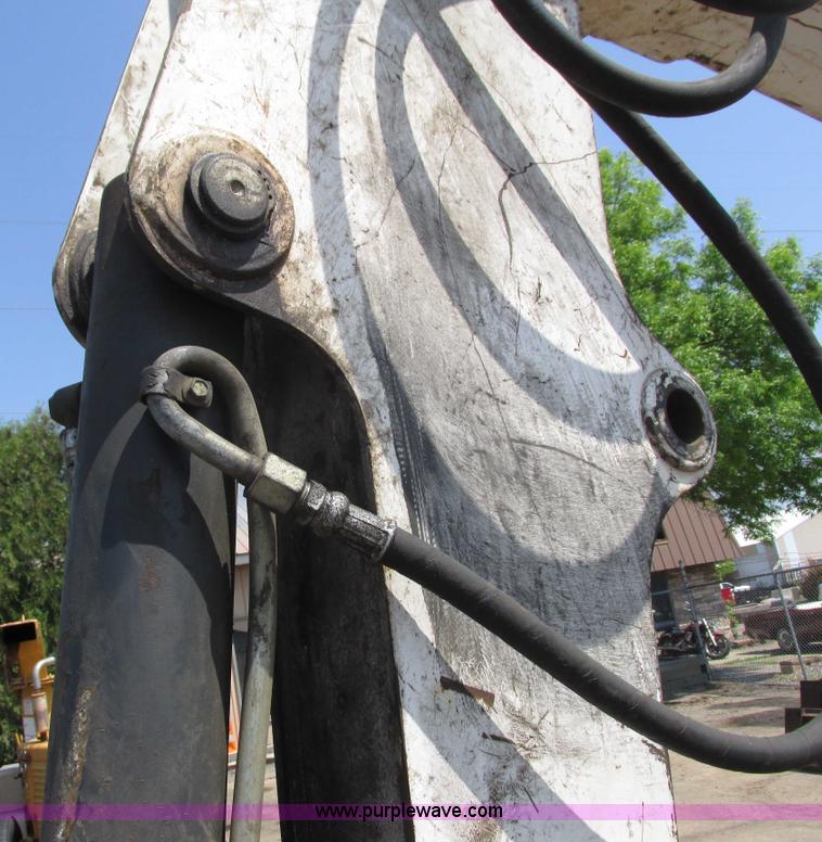 image for item I3955 2005 Bobcat 341G compact excavator