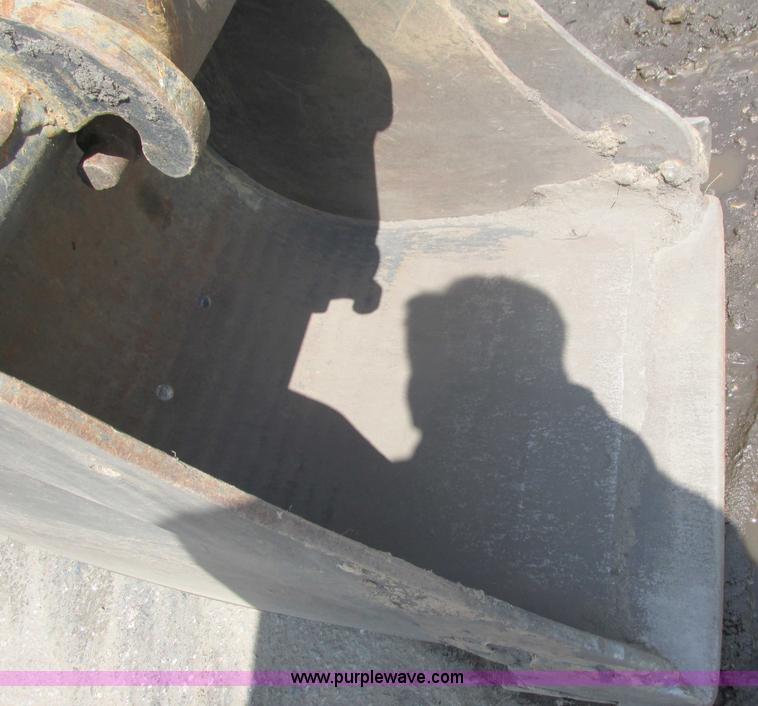 image for item I3955 2005 Bobcat 341G compact excavator