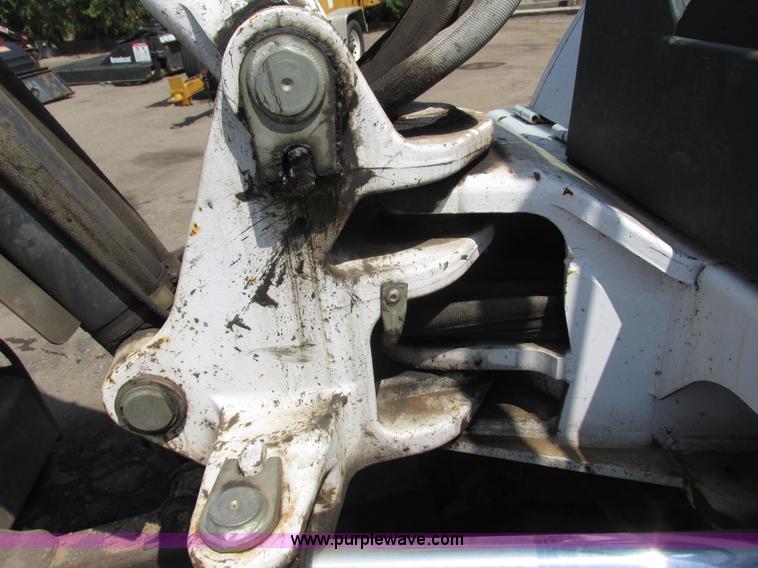 image for item I3955 2005 Bobcat 341G compact excavator