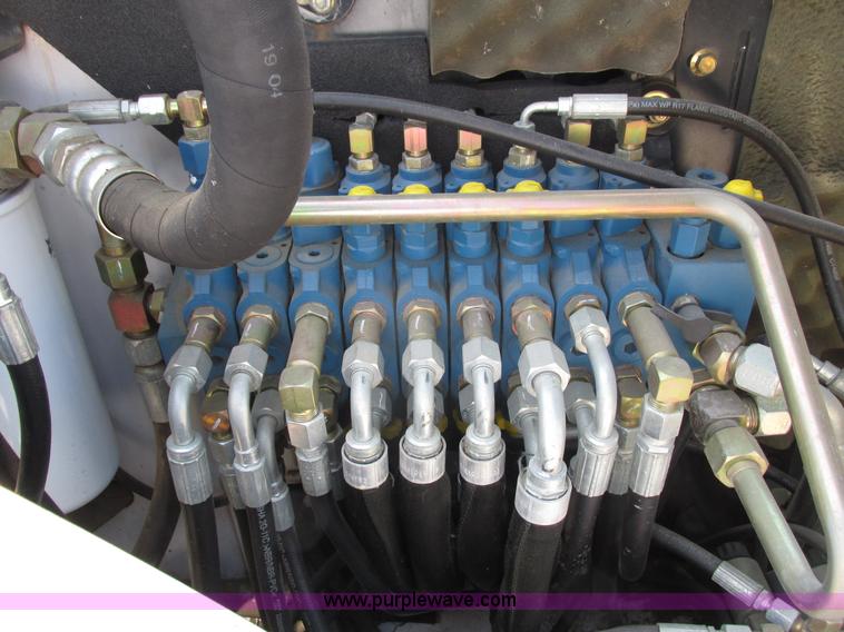 image for item I3955 2005 Bobcat 341G compact excavator