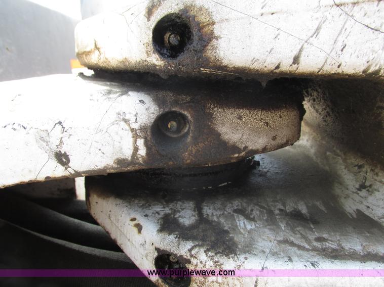 image for item I3955 2005 Bobcat 341G compact excavator