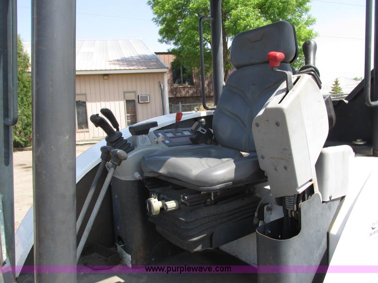 image for item I3955 2005 Bobcat 341G compact excavator