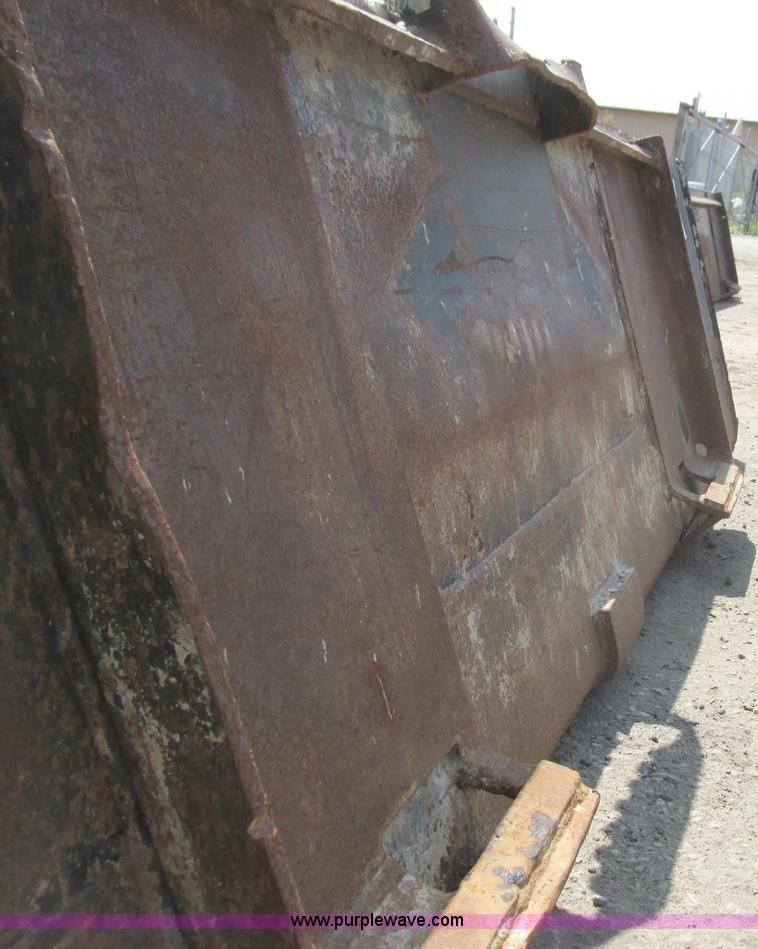 image for item I3956 80"W skid steer bucket