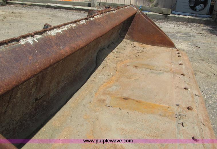 image for item I3956 80"W skid steer bucket