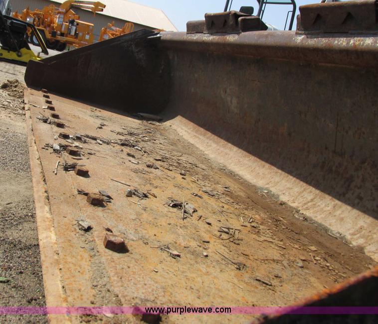 image for item I3957 76"W skid steer bucket