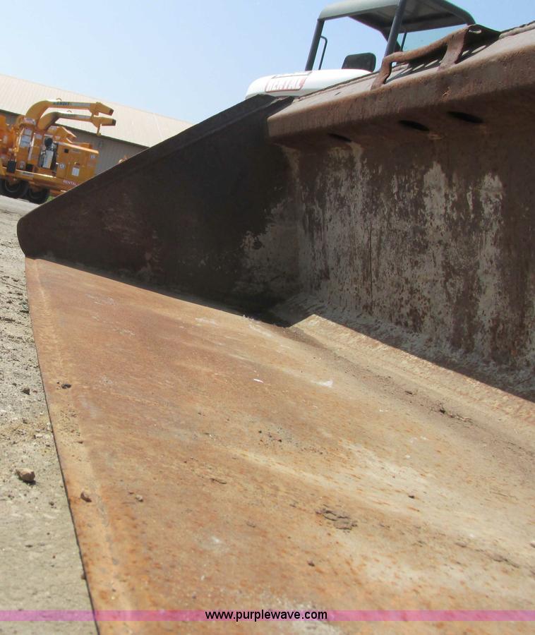 image for item I3958 68"W skid steer bucket