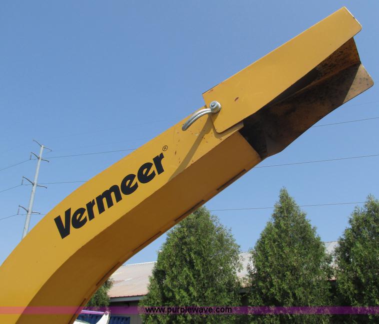 image for item I3966 2008 Vermeer BC600XL brush chipper