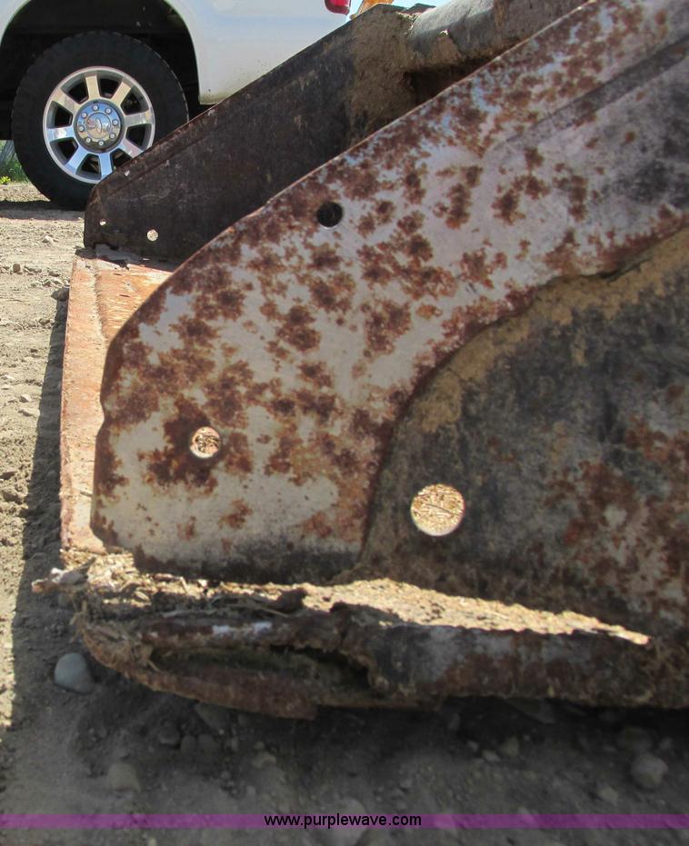 image for item I3968 Skid steer bucket