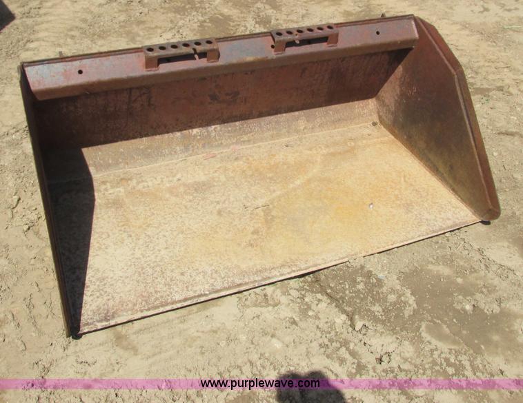 image for item I3971 Skid steer bucket