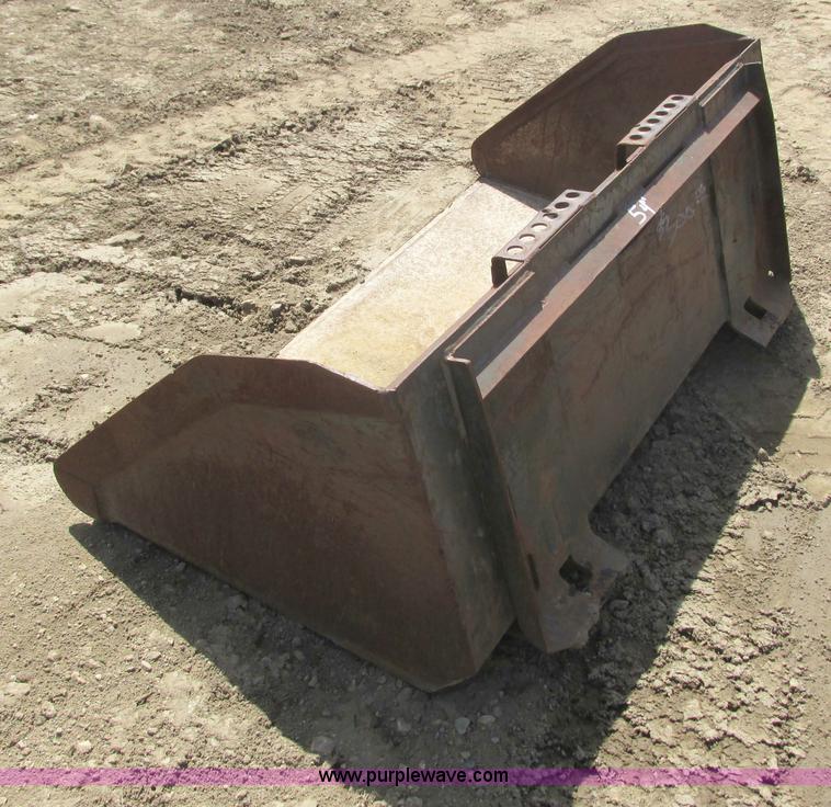 image for item I3971 Skid steer bucket