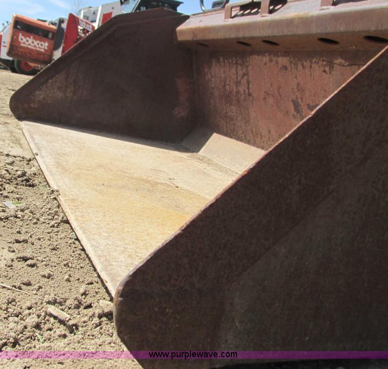 image for item I3971 Skid steer bucket