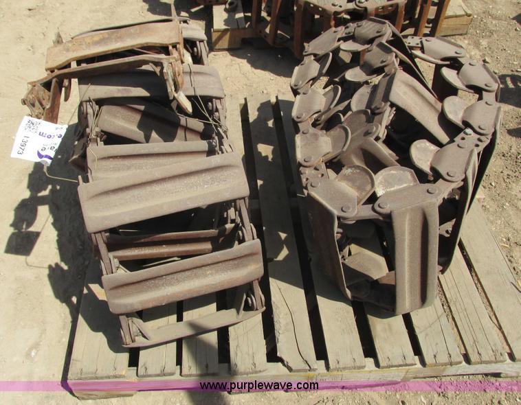 image for item I3973 Loegering Tire Crawlers steel grouser tracks