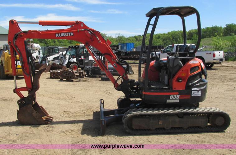 image for item I3978 2004 Kubota U35 compact excavator