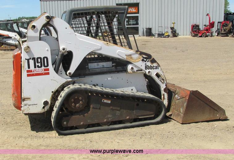 image for item I3981 2005 Bobcat T190 track skid steer