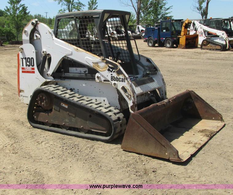 image for item I3981 2005 Bobcat T190 track skid steer