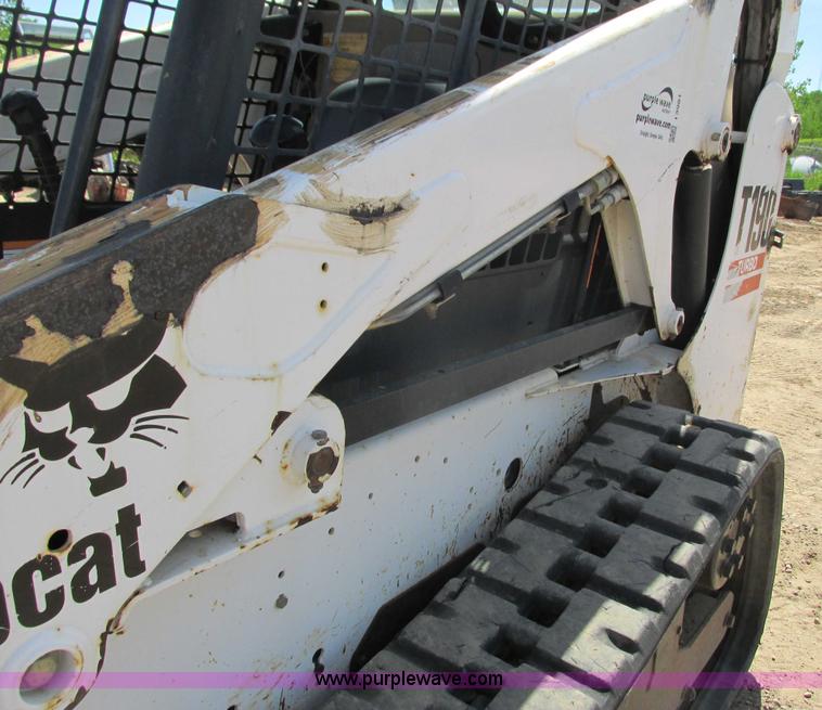 image for item I3981 2005 Bobcat T190 track skid steer