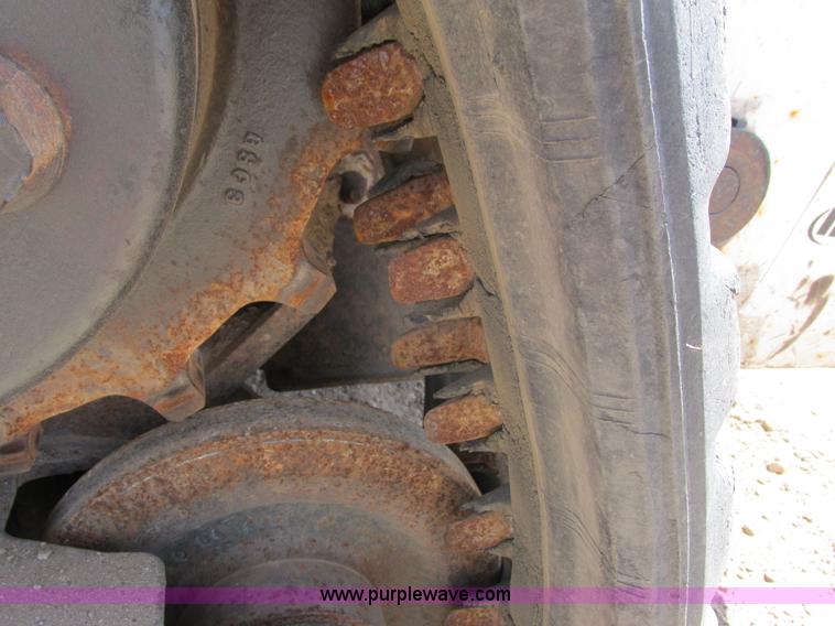 image for item I3981 2005 Bobcat T190 track skid steer